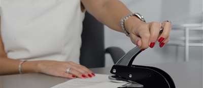 Establishment of a limited liability company through a notary public