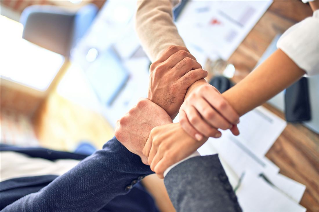 How to successfully implement generational change and succession in family businesses: Rules and procedures